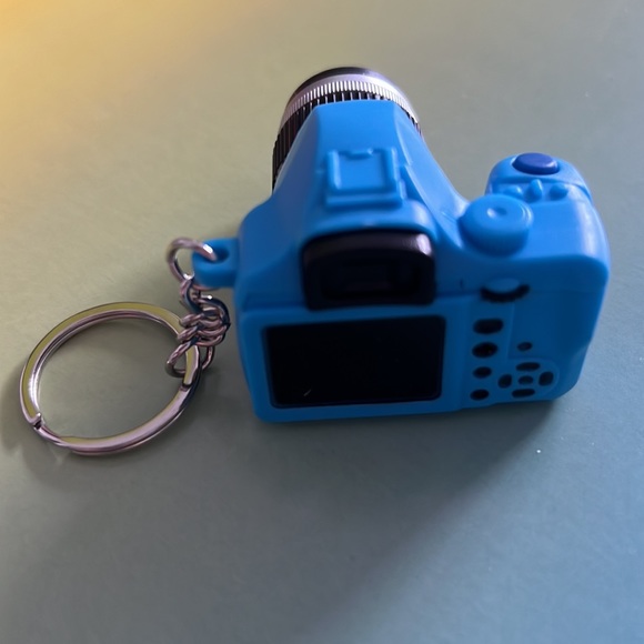 Led Camera Flashing Camera Key Ring for Keys Pompom (Blue with Black) - Picture 3 of 9